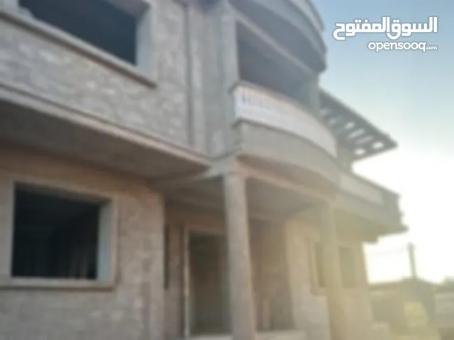 Villa à vendre – Hauteurs Meftah commune djebabra Superficie totale 575 m2, bâtie 120 m2.