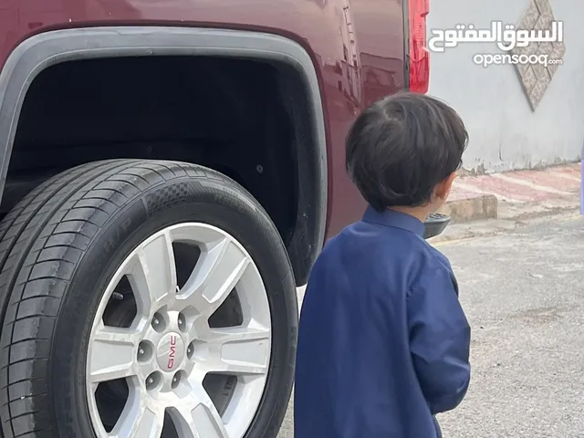 Dunlop 20 Tyre & Rim in Al Sharqiya