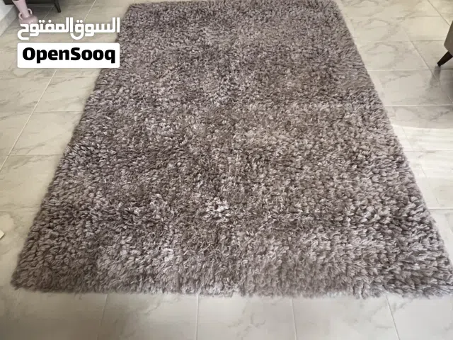 سجاد مستعمل بحالة جيدة