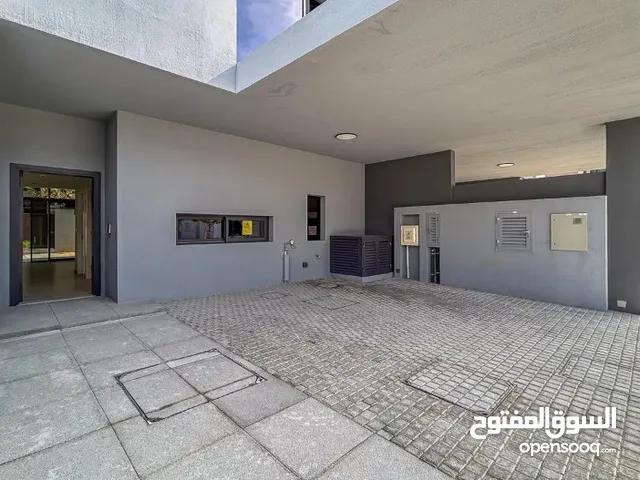 2000 ft 3 Bedrooms Villa for Rent in Sharjah Al Suyoh Suburb