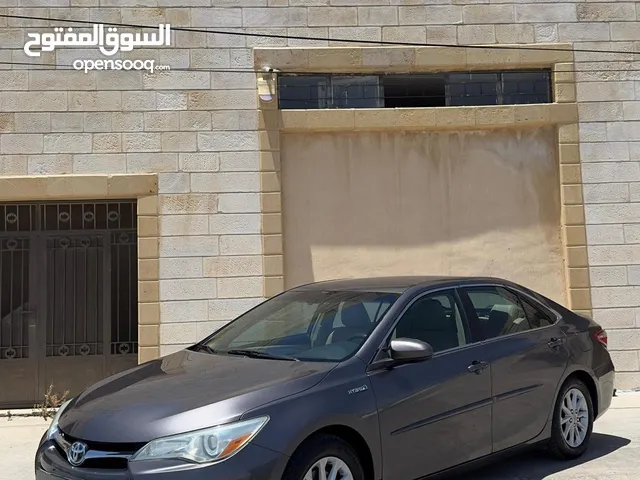 تويوتا كامري هايبرد LE 2016– حالة ممتازة مالك واحد منذ 2016 - اقتصادية جداً ممشى 100،000 كيلومتر