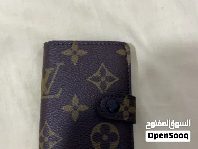 محفظة رجاليه و نسائيه ماركة louis vuitton ( لويس ڤيتون ) السعر قابل للتفاوض الرجاء قراءة الوصف