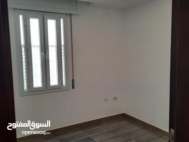 شقة مكتبية تشطيب حديث مجهزة بالمولد والاسنسير في طريق 11 يونيو بالقرب من الشط