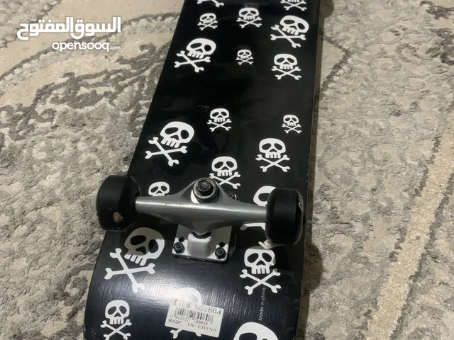 سكيت جماجم خشب نظيف