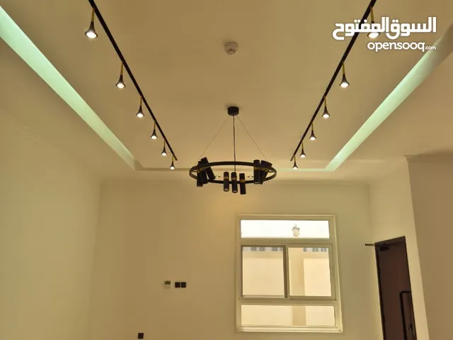 (ابوخفاجة) فيلا فاخرة جديدة للبيع في العزرة الشارقة 5 غرف ماستر تشطيبات راقية مساحة واسعة