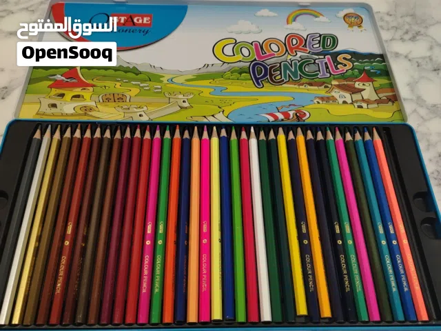 شنطه الوان خشبية عدد اقلام الالوان 72 قلم جميع درجات الالوان مع دفتر رسم 24 صفحه قياس A4.