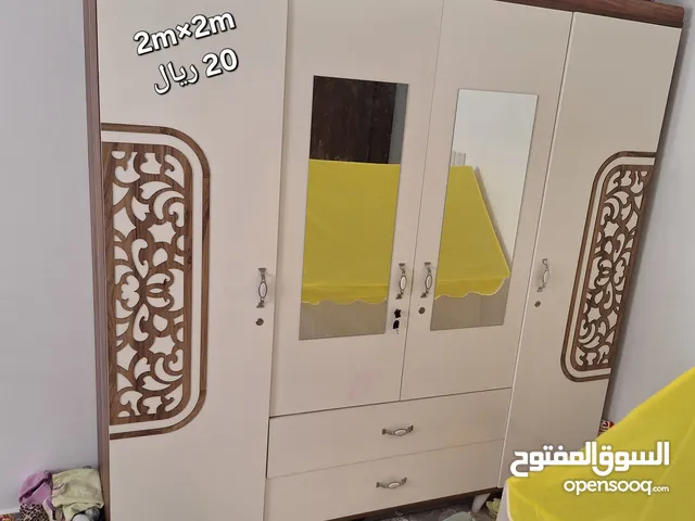 سراير عرض 1×2 m عدد 3 صوفايات عدد 2 مع طاوله صوفايات عدد 3 مع طاوله بدون زجاج خزانة ملابس 2×2.3 m