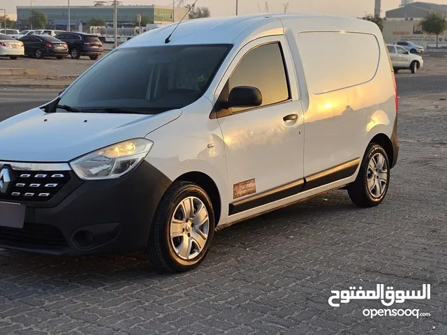 رينو دوكر قير عادي ماشيه 170km بدون حوارث