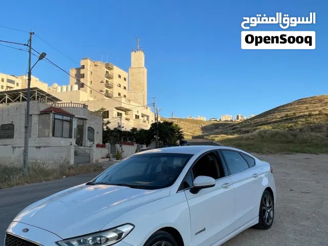 2017 فورد فيوجن SE