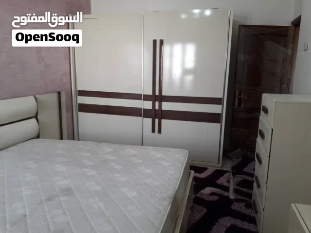 شقة واسعة وسط تاجوراء للايجار
