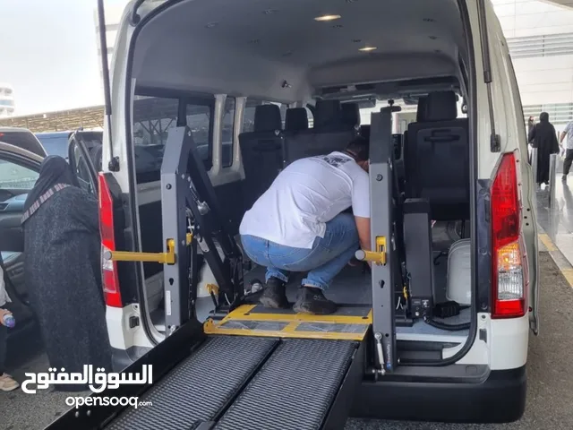نقل ذوي الاحتياجات الخاصة بوسيلة نقل آمنة ومجهزة بأحدث التقنيات وموثوقة لراحتكم وسلامتكم.