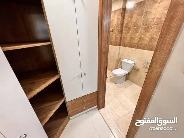 للايجار في الحد شقه  3 غرف و غرفه خادمه  For rent in hidd 3 bedroom apartment with maidsroom