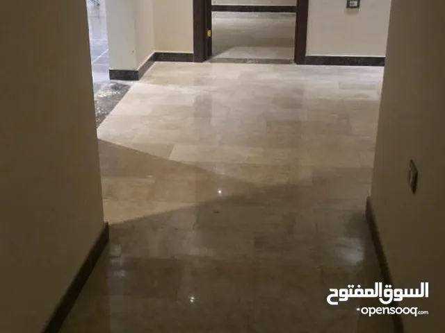 مبني خدمي من 4 طوابق وملحق في زناتة الجديدة يصلح شركات وانشطة تجارية
