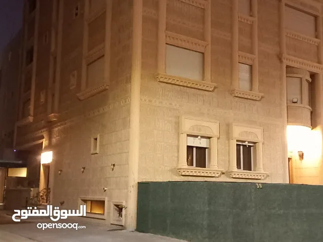 للايجار شقة واسعة في عبدالله المبارك