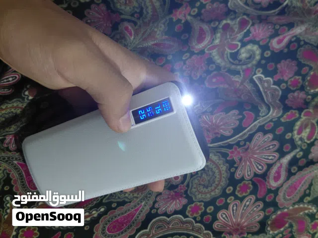 باور بنك مستعمل بحالة ممتازة بسعة 20.000