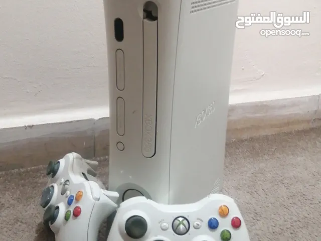 جهاز X-Box 360 للبيع مستعمل شهر و يعتبر بحالة الوكالة و نسخة البيضة