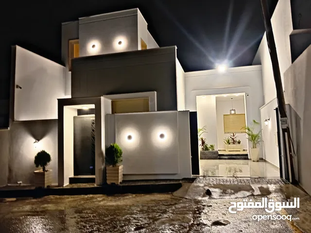 فيلا للبيع عين زارة زويته شارع الفروسيه خلف جامع فرنكه