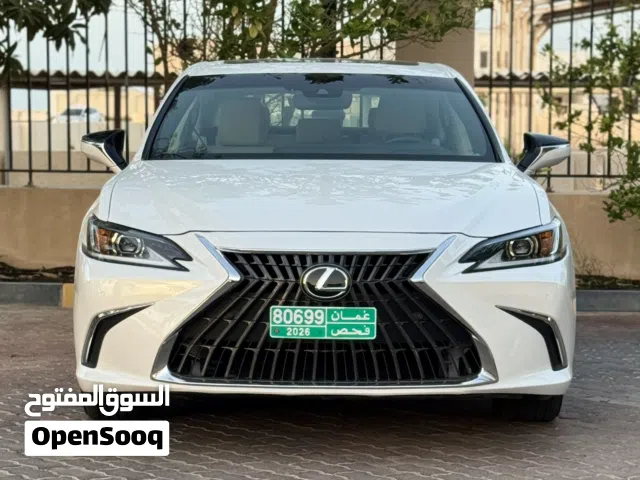 لكزس ES350نظيف جداً بحادث خفيف