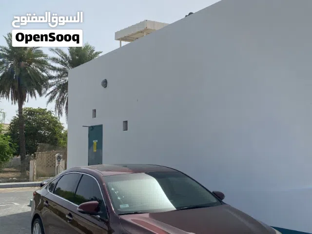 2013 تويوتا افالون Limited