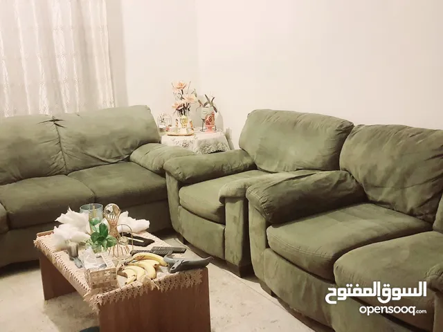 طقم كنب للبيع ماركة Ashly