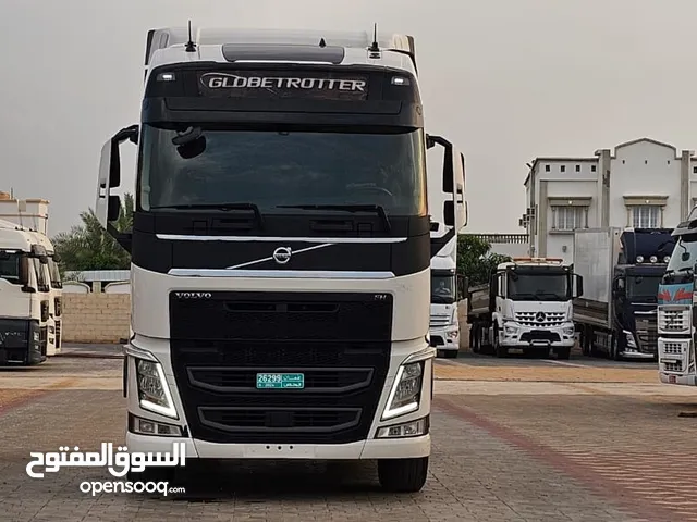 Tractor Unit Volvo 2017 in Al Batinah