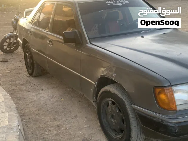1991 مرسيدس بنز الفئة-E E 240