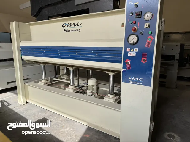 Veneer Hot Press Woodworking Machine مكبس خشب قشرة حراري للابواب