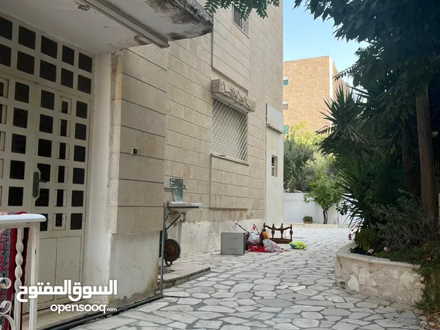 0 m2 4 Bedrooms Townhouse for Sale in Amman Swelieh