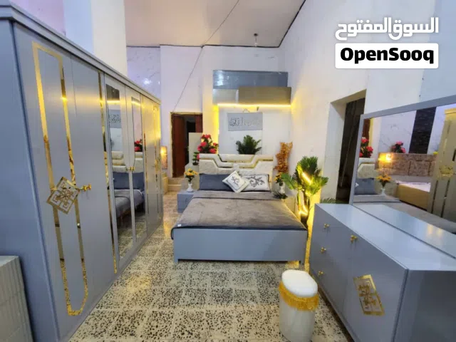 غرفة نوم ماليزي عصرية بتصميم ملكي فاخر تشطيب راقٍ وخامات عالية الجودة قوة ومتانة تضمن لك راحة البال