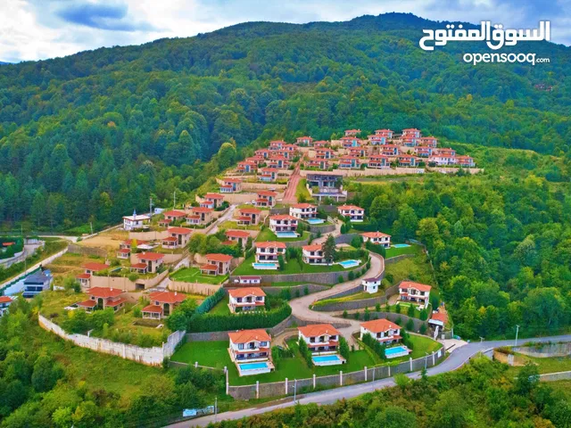 فيلا للبيع في مدينة صبنجة مفروشة ساعة من اسطنبول ضمن مجمع امن بسعر اقل من التكلفة