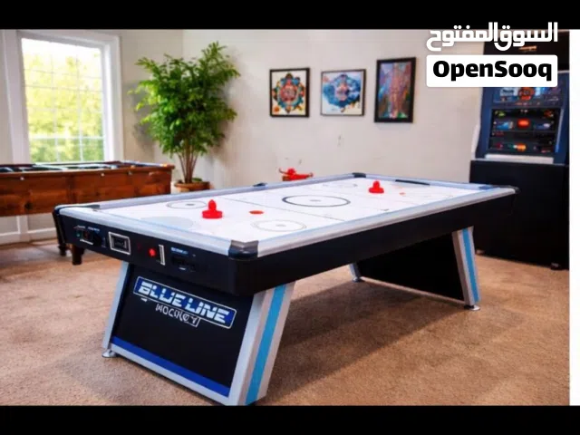 لطاولة الهوكي الهوائي (Air Hockey) بناءًعلى الصورة، مصممة بطريقة احترافية وجذابة لتناسب جميع الأماكن