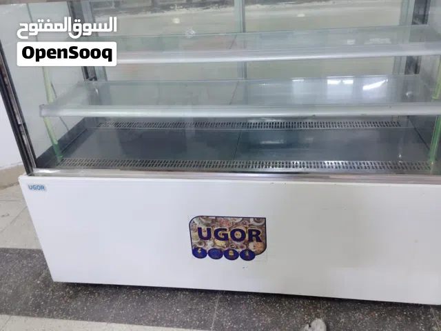 عارضة كيك استعمال قليل