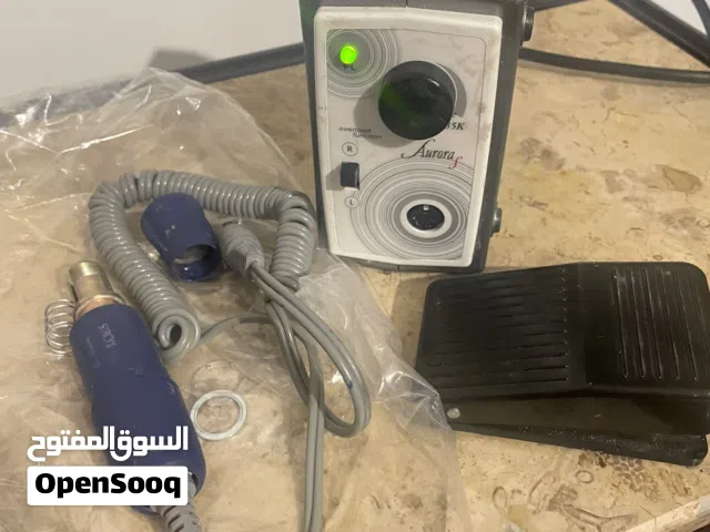 عدة جل كلر واكستنشن للبيع الوان مختلفه جل كلر  واحجام مختلفة واجهزه ومستلزمات صالونات للشعر  وهديه ع