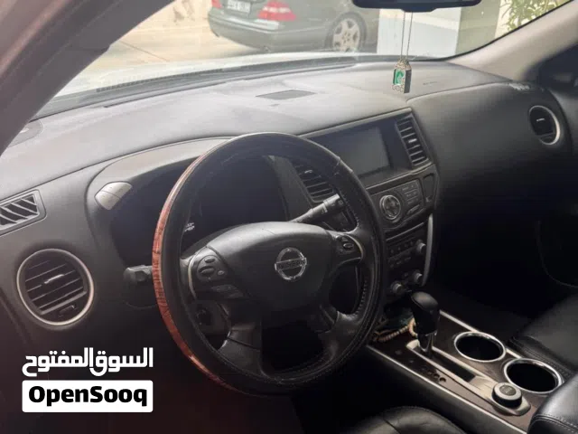 2014 Nissan Pathfinder XE