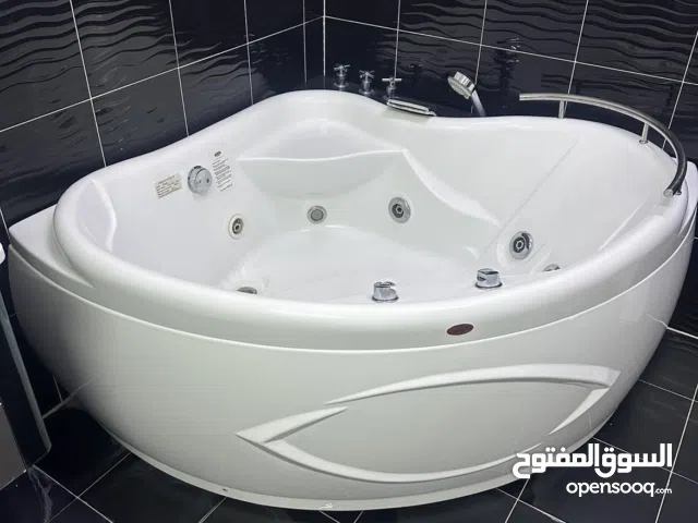 يوجد بانيو للبيع جديد ولم يتم الاستخدام