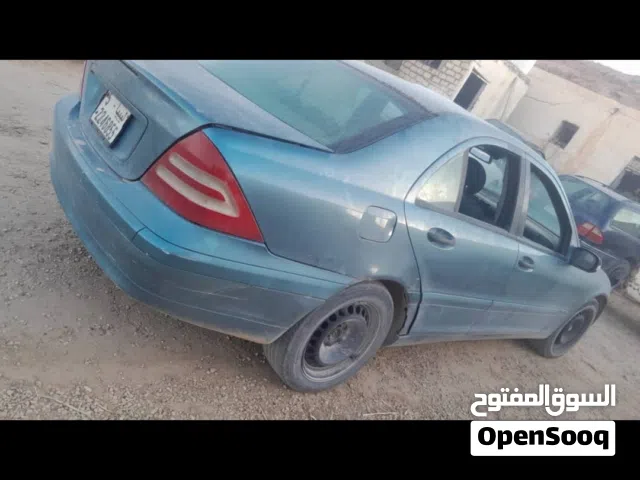 2000 مرسيدس بنز الفئة-C C 200