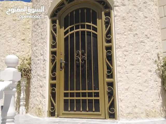370m2 5 Bedrooms Villa for Sale in Amman Abu Nsair