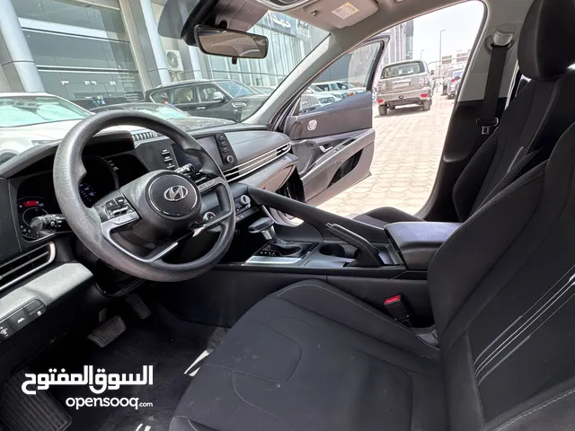 Hyundai Elantra 2021 (Black)