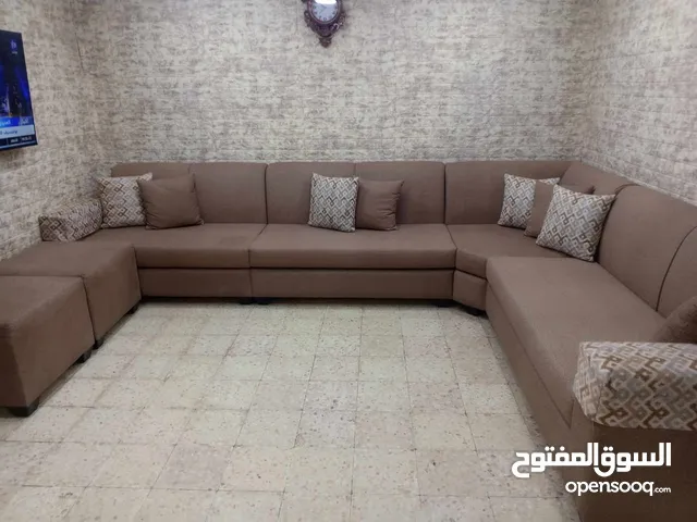 طقم كنب تنجيد بحالة ممتازة
