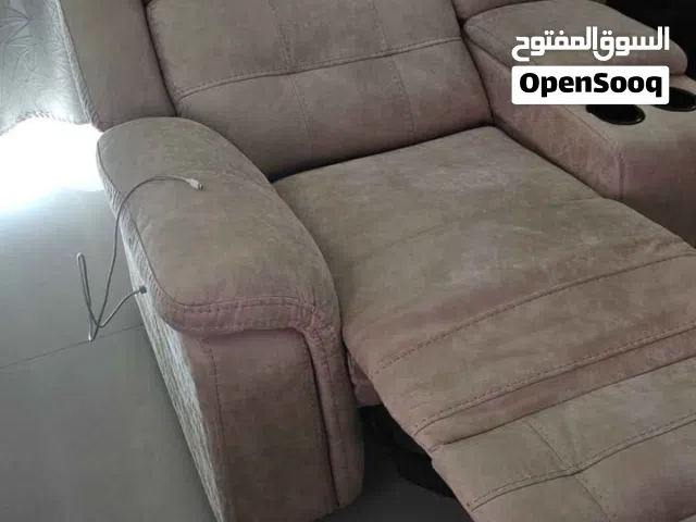 كنبة زاوية مقطعية مع كرسين استرخاء كهربائي ووحدة تخزين