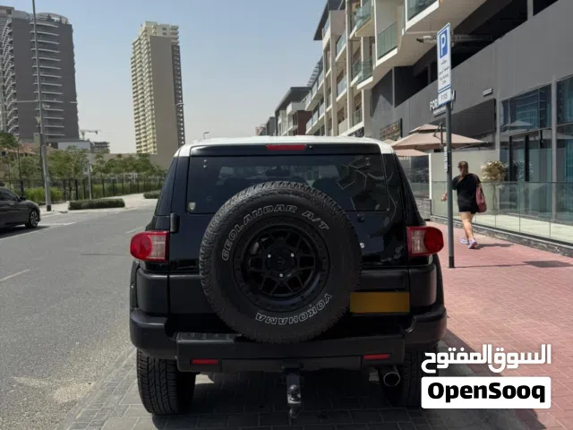 2012 تويوتا FJ Standard