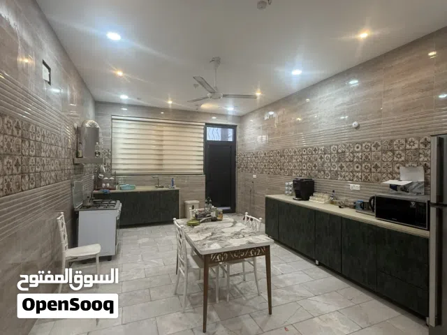350 m2 More than 6 bedrooms Townhouse for Rent in Baghdad Karadah
