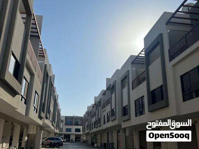 فيلا للايجار في الحيل الشمالية/villa for rent in al hail north