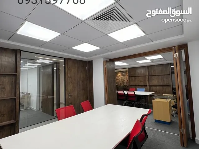 صالة مكتبية بالاتاث بدروم للايجار شارع الاديداس نوفلين فرعي قريب من الرئيسي