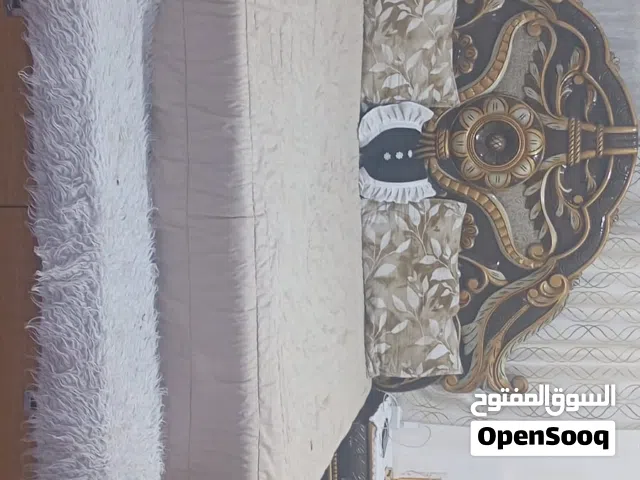 غرفة نوم مرتبه وحلوه