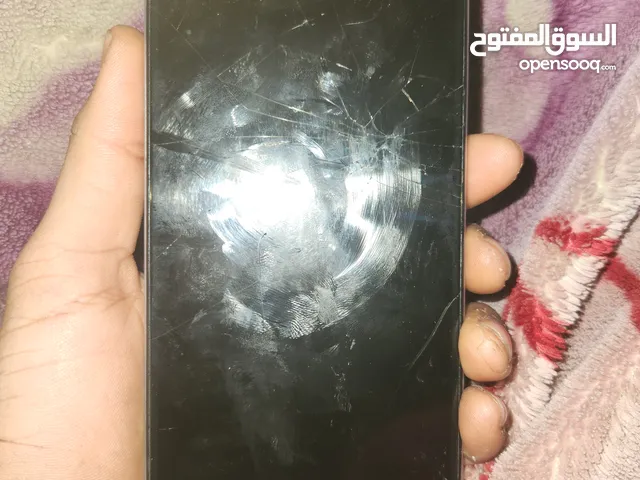 مكسور الشاشة بس ما مأثرة على المس نهاية