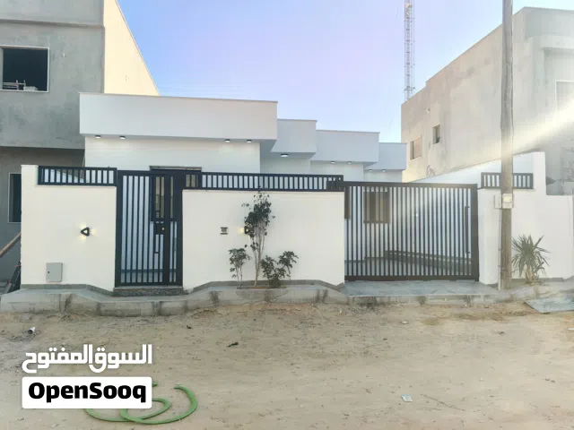 170 m2 3 Bedrooms Villa for Sale in Tripoli Al-Serraj