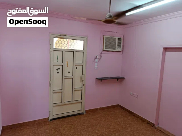 للاجار شقة في النويدرات مفروشة  مكونة من غرفة وحمام و صاله كبيره ومطبخ  مع المكيف .تلفاز.ثلاجه يوجد