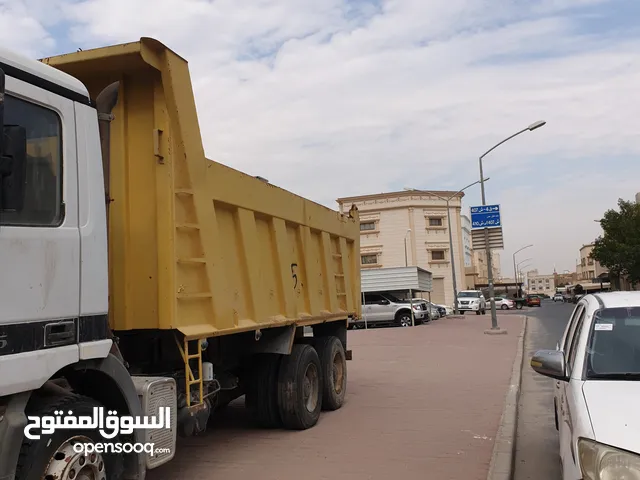 Box Mercedes Benz 2010 in Al Jahra