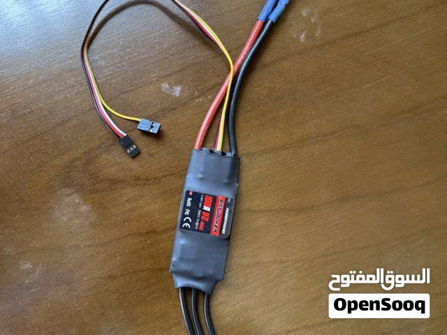 HOBBYWING SKYWALKER ELECTRONIC SPEED CONTROLLER 100A 3-6S Lipo 5v@7v 12AWG 200C